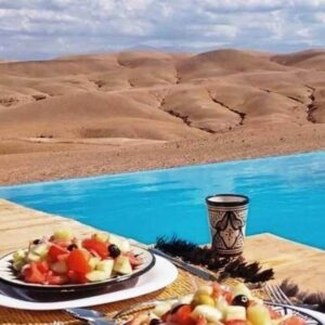 Profitez d’un déjeuner marocain raffiné avec accès à la piscine dans un cadre exclusif