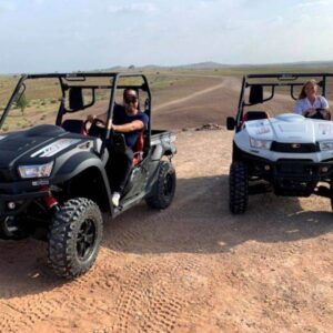 Gros plan sur l’équipement de sécurité d’un buggy